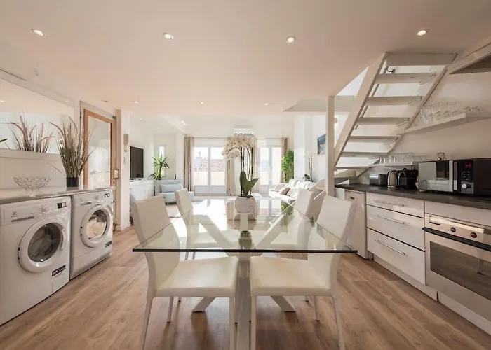 Duplex Plein Centre, Zone Pietonne, 2 Apartment *