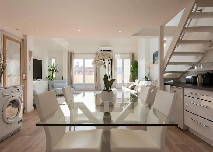 Duplex Plein Centre, Zone Pietonne, 2 Apartment