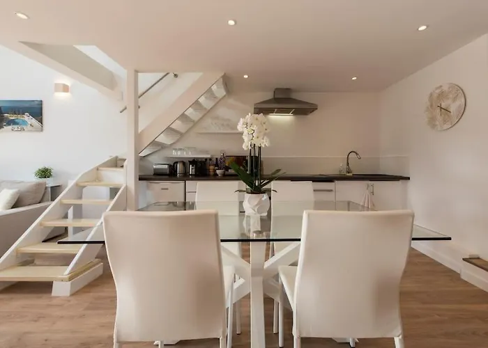 Apartment Duplex Plein Centre, Zone Pietonne, 2 *